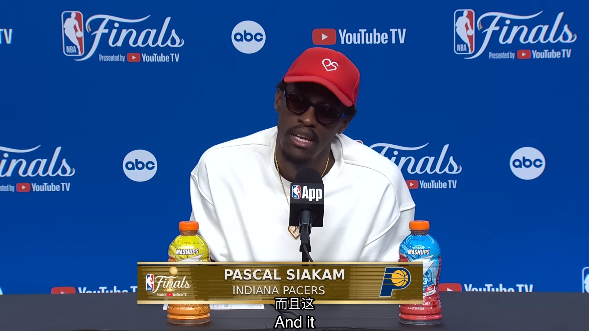 九游娱乐-西亚卡姆迎来十赛季出色发挥，塞尔维亚队观众热烈欢呼！