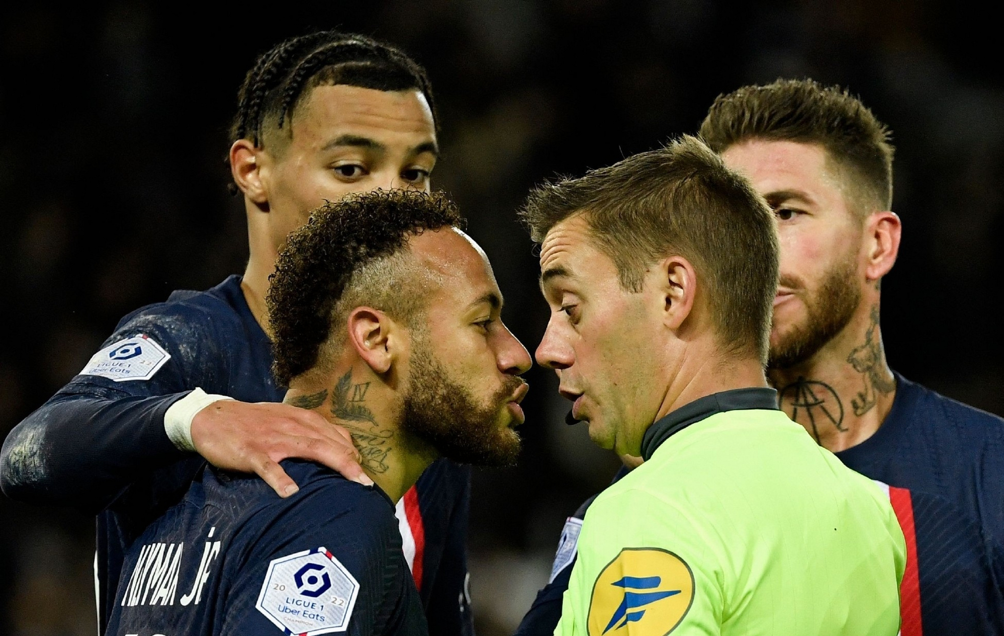 -包含内马尔赛事官方发布比分优势明显新规，皇家马德里争议不断！的词条