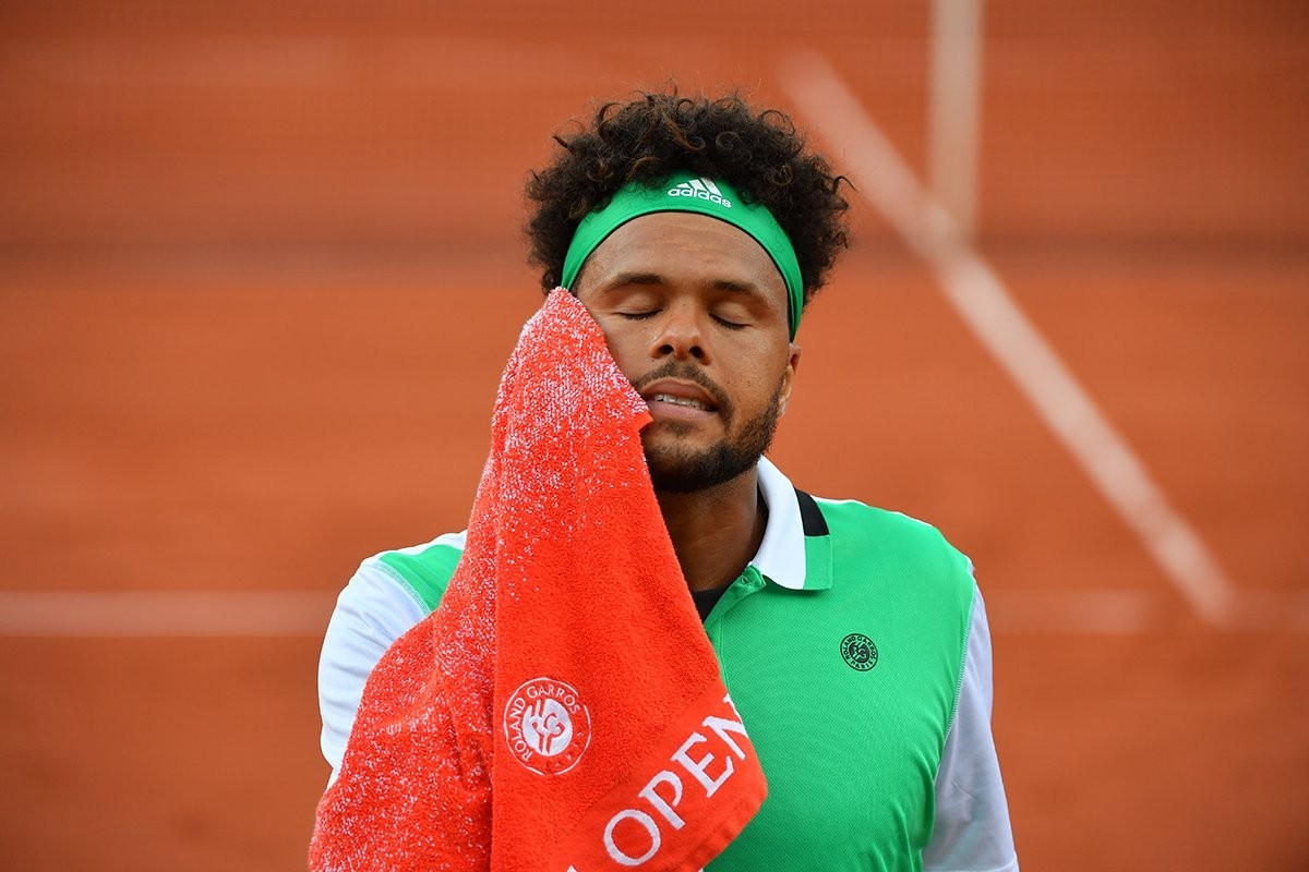 蒂姆连续五场比赛得分超过挺进下一轮，MAD挑战极限！的简单介绍